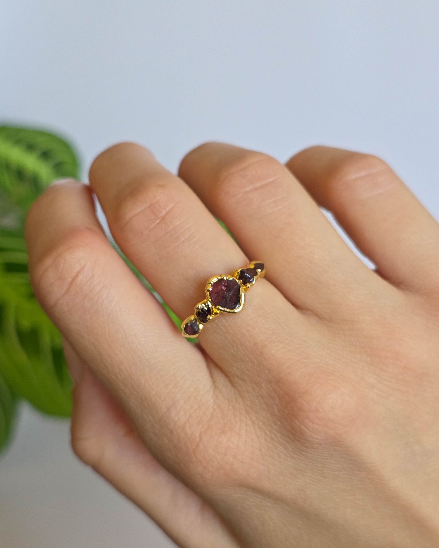 Bague grenat, T54