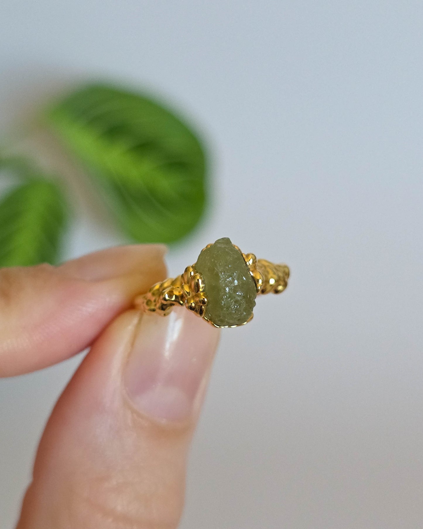 Bague grenat vert, réglable T51-53