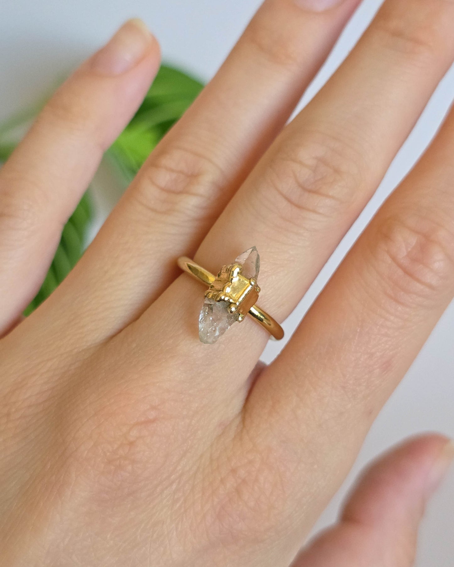 Bague pointe quartz, réglable T52-54