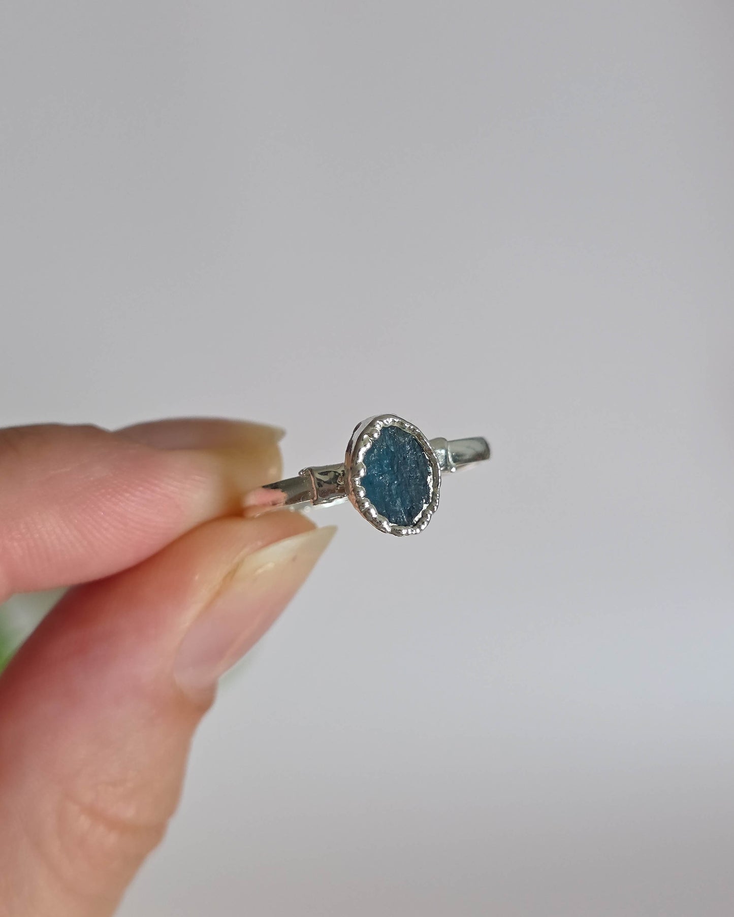Bague Apatite foncée, T56