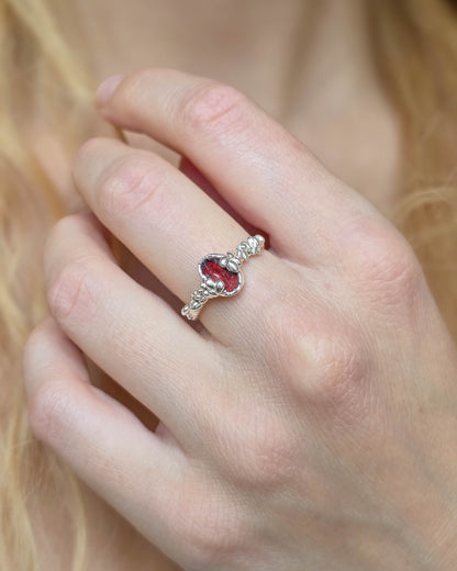 Bague grenat rouge, T55