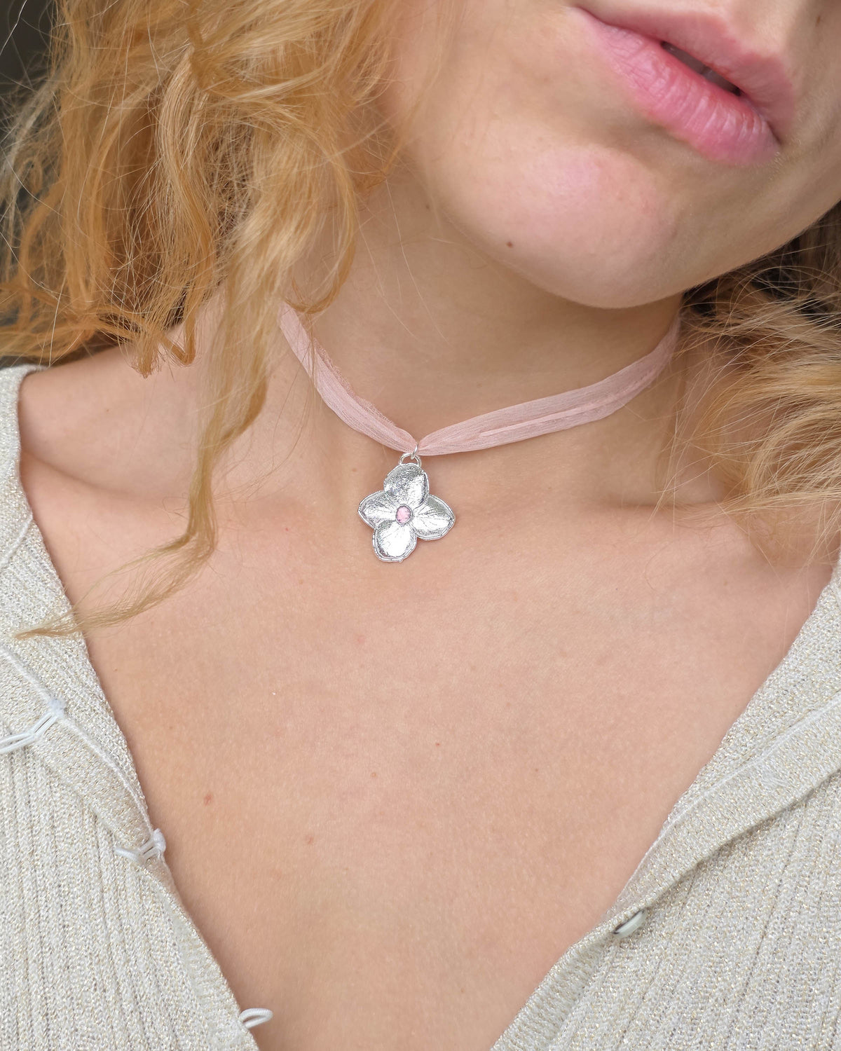 Collier Hortensia rose