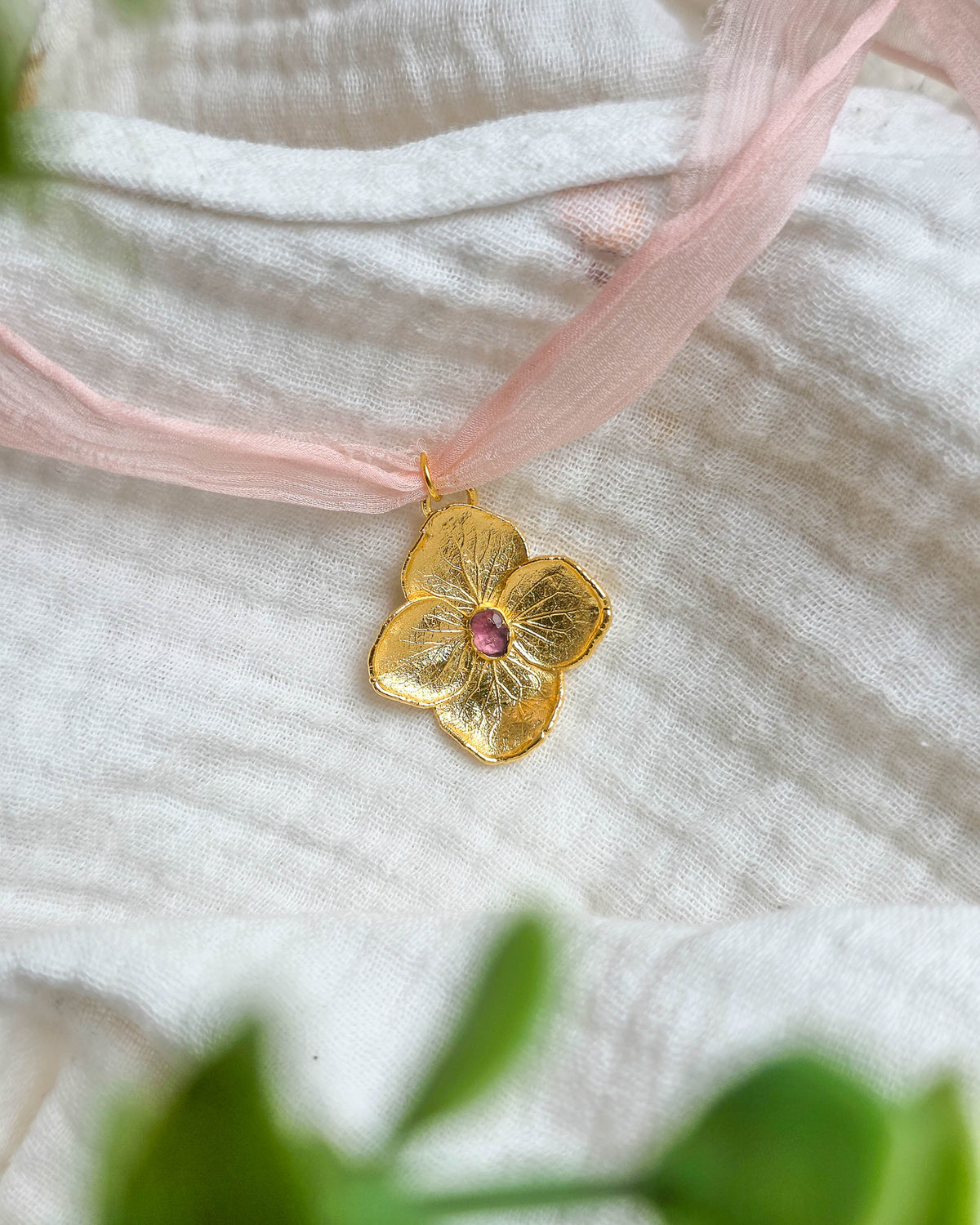 Collier Hortensia rose