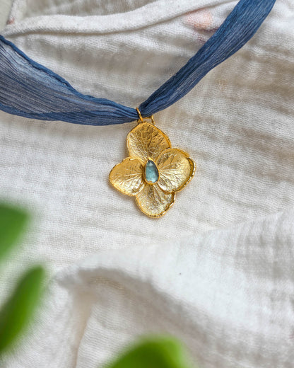Collier Hortensia bleue