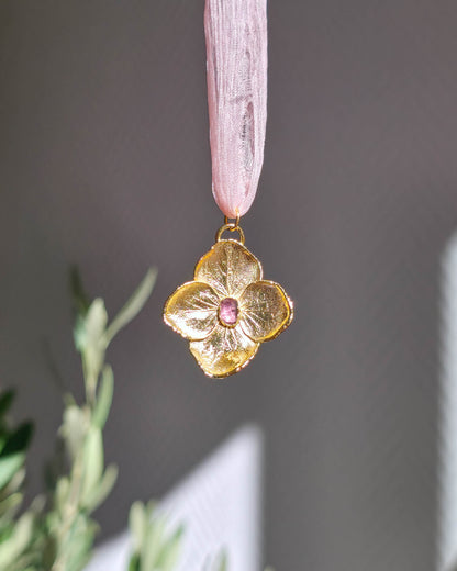 Collier Hortensia rose