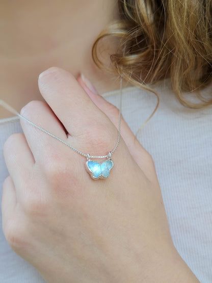 Collier Papillon – Labradorite blanche
